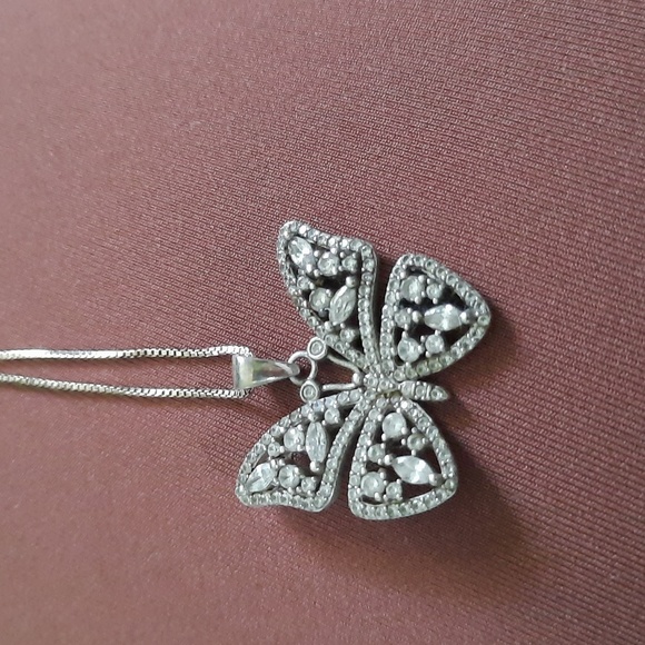 NWOT 925 Butterfly Necklace - Picture 4 of 8